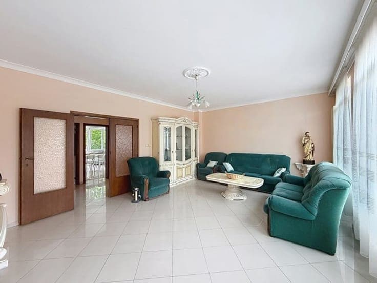 Quartier des Fleurs – 5-Bedroom House + Garden + Garage