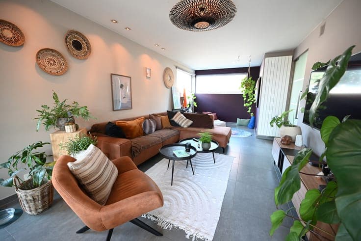 UITERST GEZELLIGE én INSTAPKLARE halfopen woning met MOOI...