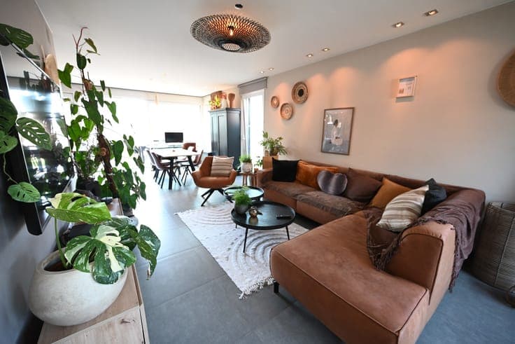 UITERST GEZELLIGE én INSTAPKLARE halfopen woning met MOOI...