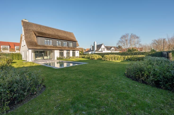 Renovated villa with swimming pool close to the Kalfsmolen