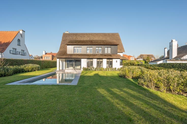 Renovated villa with swimming pool close to the Kalfsmolen