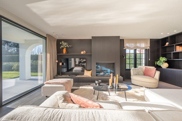 Renovated villa with swimming pool close to the Kalfsmolen