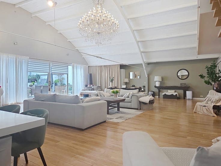 Building for sale: 2 lofts with 4 terraces and 2 garages