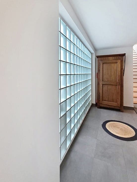 Building for sale: 2 lofts with 4 terraces and 2 garages