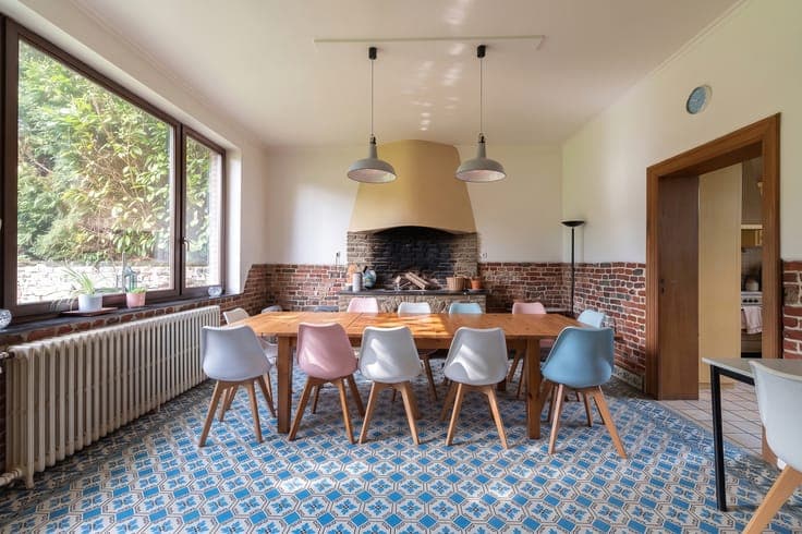 Charming mansion with 5 bedrooms + a 2-bedroom staff quarter
