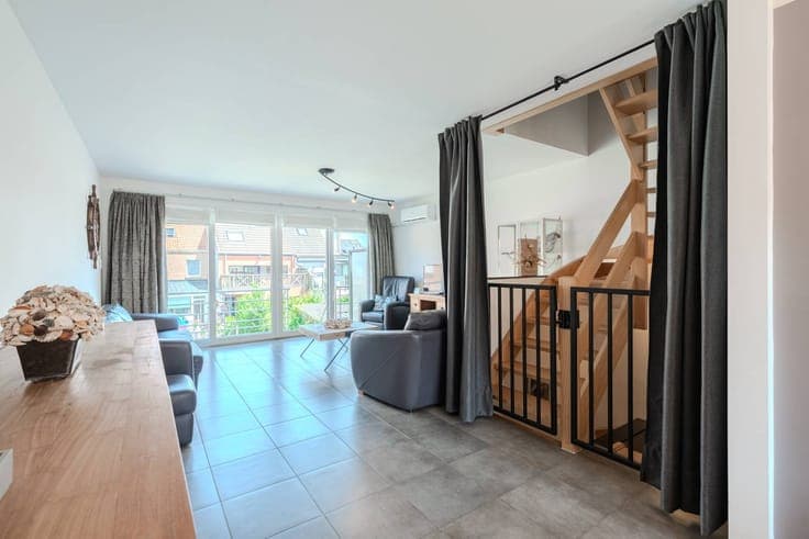 Bel-étage house with 4 bedrooms and garage in the center!