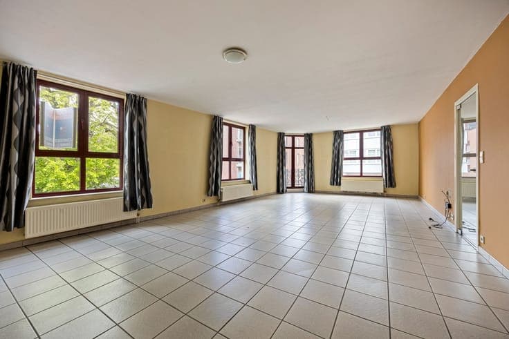 Building van drie appartementen op wandelafstand van het ...