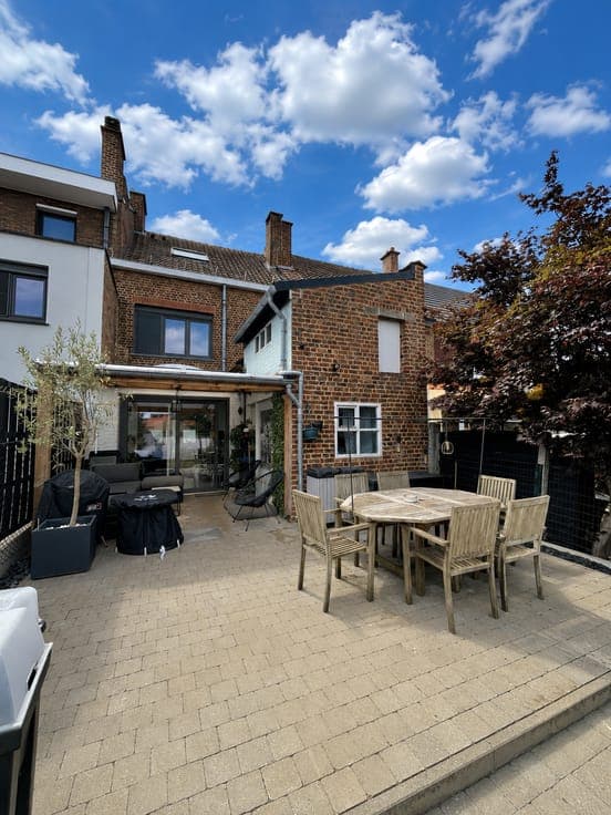 Spacious 4-bedroom family home on 2a 28ca (EPC: C)