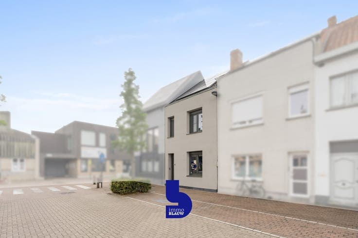 Instapklare gezinswoning met 3 slaapkamers, zonnepanelen ...