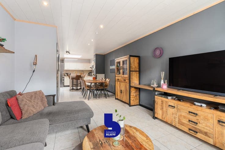 Instapklare gezinswoning met 3 slaapkamers, zonnepanelen ...