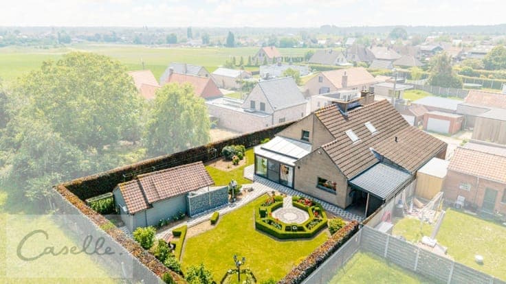 Ruime landelijk gelegen villa met 5 slaapkamers en groene...