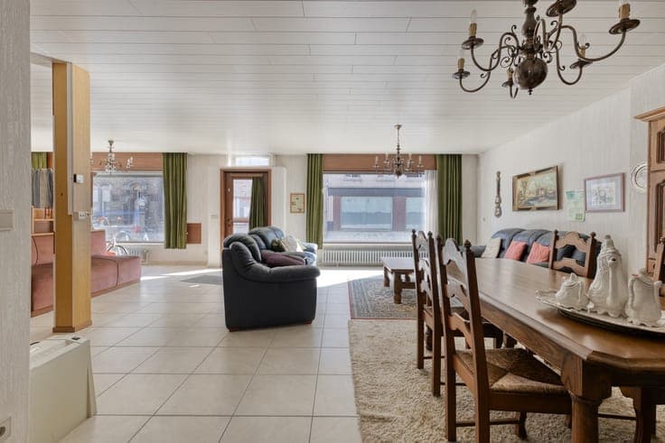 Halfopen woning in centrum Zarren, met 256 m² bewoonbare ...