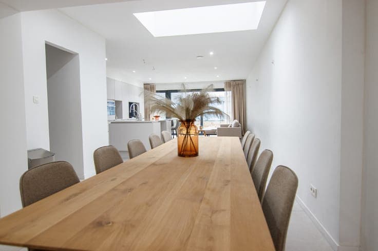 Voll gerenoveerde woning met 5 slpk 3 badk