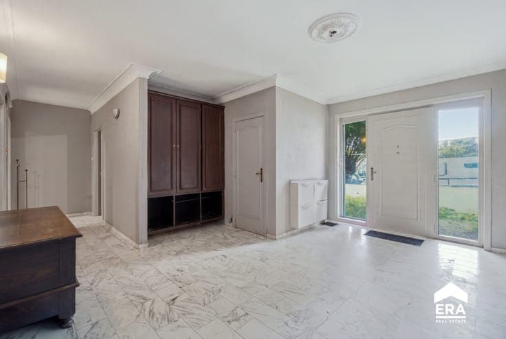Spacious semi-detached home with open views