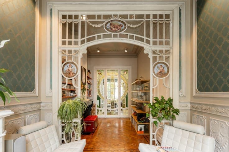 Stunning Art Nouveau townhouse with garage and apartment