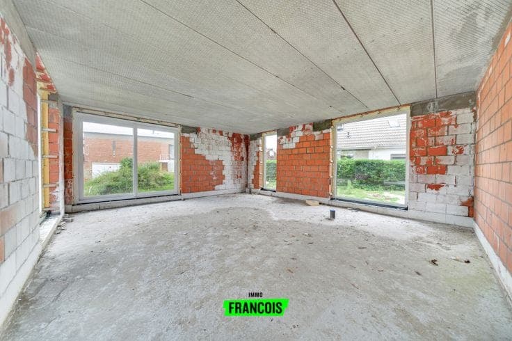 New-build home in shell condition for sale in Vosseslag