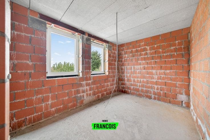 New-build home in shell condition for sale in Vosseslag