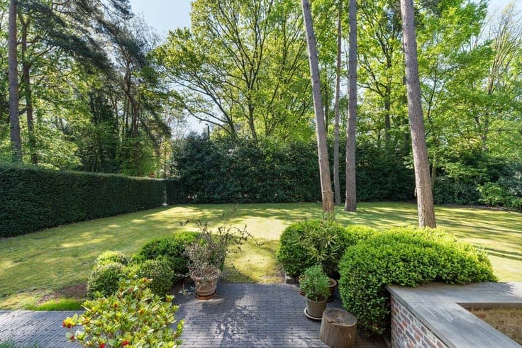 Klassevolle, instapklare villa met uitzonderlijke privacy