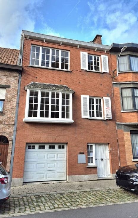 Ruime karaktervolle herenwoning met 4 slpks, garage, tuin...