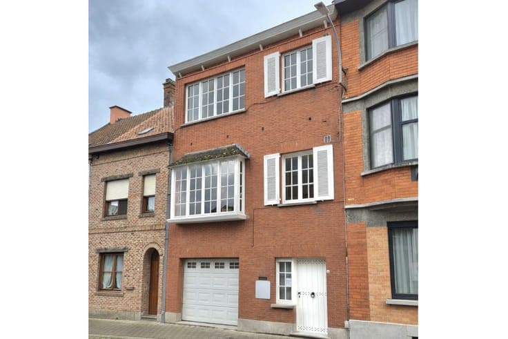 Ruime karaktervolle herenwoning met 4 slpks, garage, tuin...