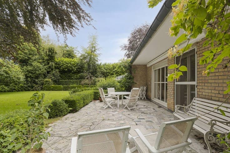 Spacious characterful villa in the Lindenpark in Deurle