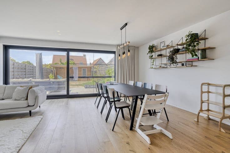 Spacious new-build house with 5 bedrooms in Sijsele for sale