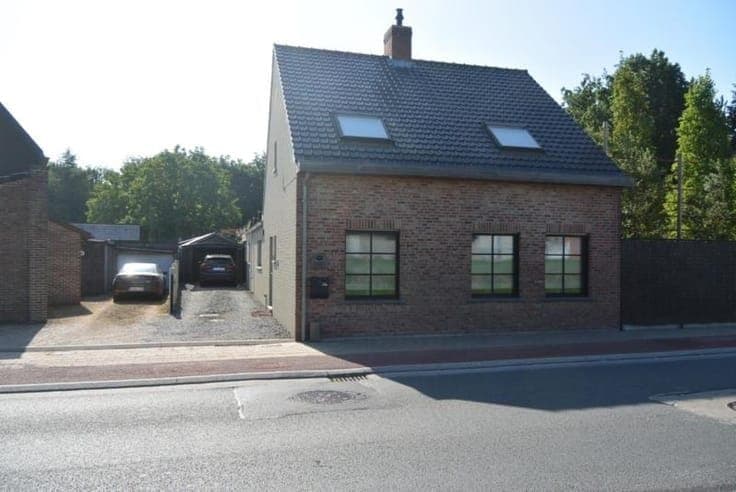 Ruime moderne open bebouwing, 3 slpkrs, 2 bdkrs, zuidgeri...