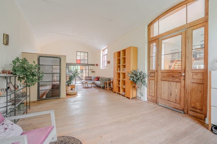 An exceptional property with 5 bedrooms, with the potential