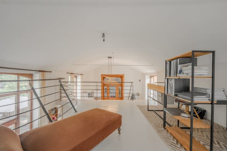An exceptional property with 5 bedrooms, with the potential