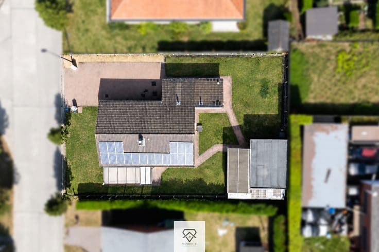Energiezuinige bungalow met ruime garagevoorzieningen in ...