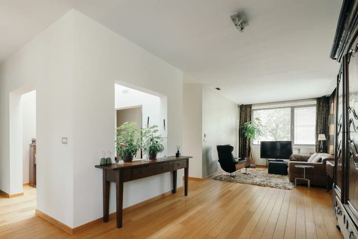 Exceptionally spacious house with garden and garage