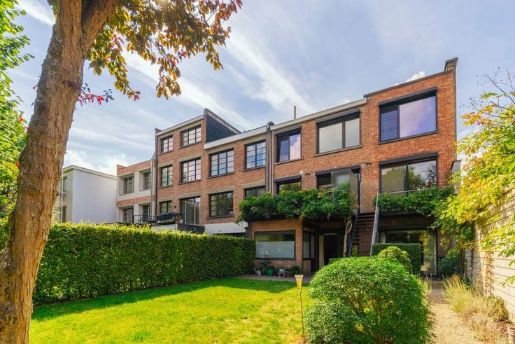Exceptionally spacious house with garden and garage