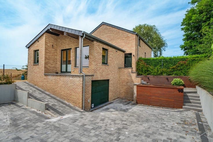We Invest presents this property to you... 0499/19.26.45