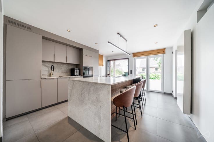 We Invest presents this property to you... 0499/19.26.45