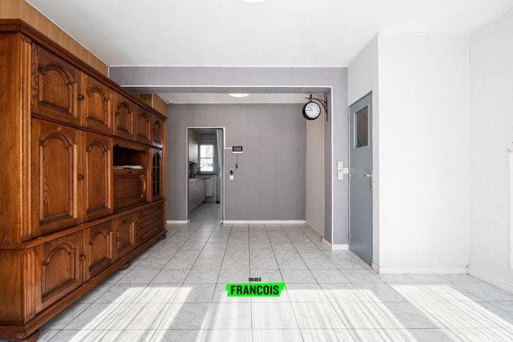 Family home in need of refreshing with integral garage and …