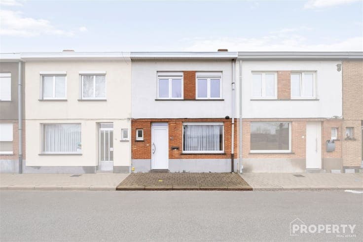 Spacious Building plot of 170m² in Izege