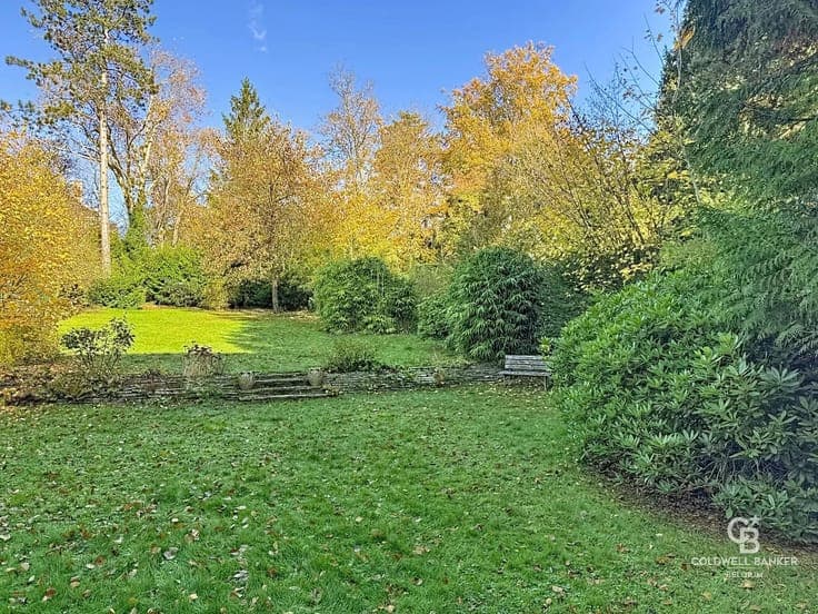 3-façade house with 800m² garden / Avenue Hamoir