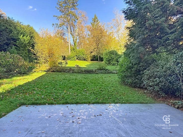 3-façade house with 800m² garden / Avenue Hamoir