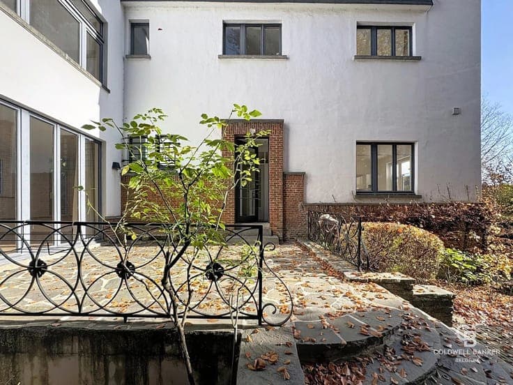 3-façade house with 800m² garden / Avenue Hamoir