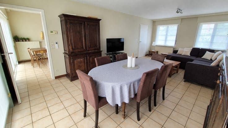 Ruime alleenstaande energiezuinige villa met 4 slaapkamer...