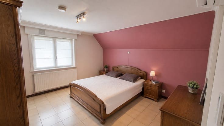 Ruime alleenstaande energiezuinige villa met 4 slaapkamer...