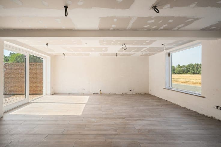 Ruime halfopen woning met 5 slaapkamers, grote tuin en pr...
