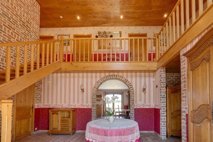 Exceptional villa on 1,900 m² with versatile annex