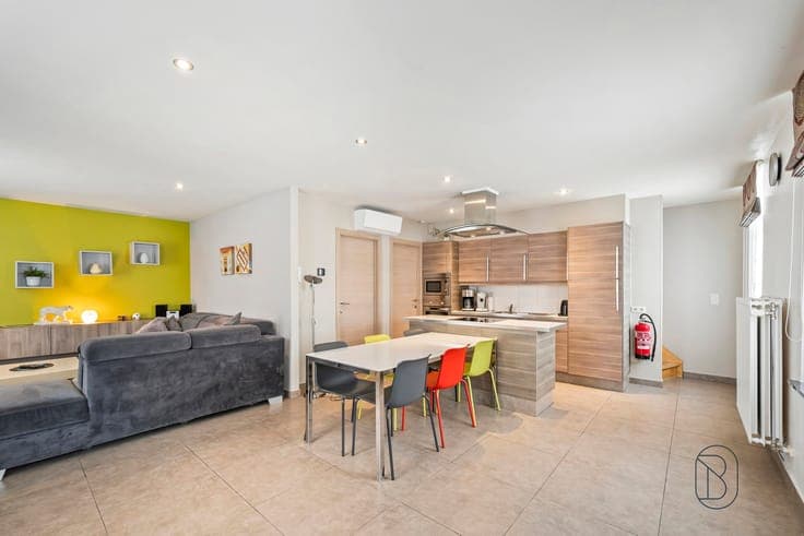 Leuk instapklaar huis met 2 SLK!