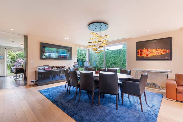 Exclusive villa with pool on a prime location in Wemmel