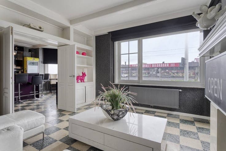 Unique home for sale with spacious garden and excellent loca