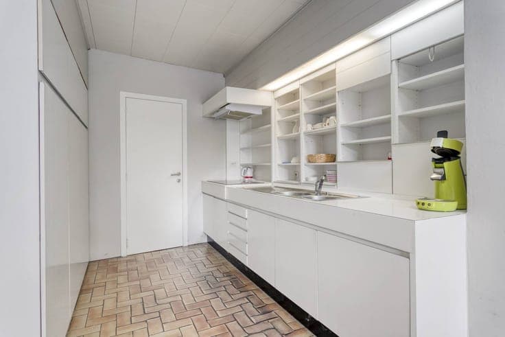 Unique home for sale with spacious garden and excellent loca