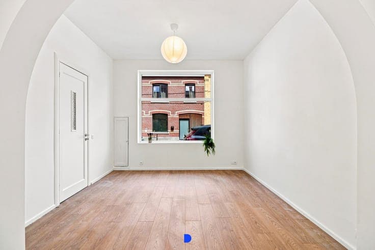 Instapklare burgerwoning in het centrum van Roeselare.
