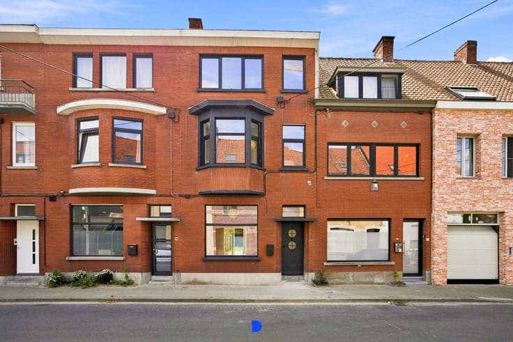 Instapklare burgerwoning in het centrum van Roeselare.