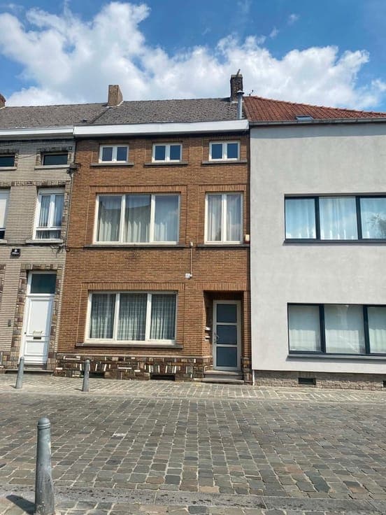 Centraal gelegen woning met tuin en ruime inrichtbare zolder